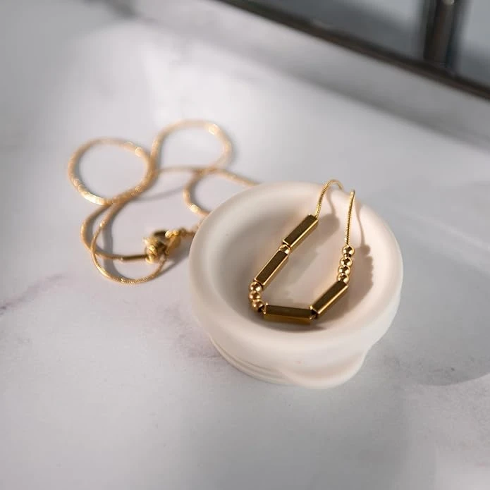 Love 18K Gold Chunky Morse Code Necklace | 1 Corinthians 13:8 6 Love 18K Gold Chunky Morse Code Necklace | 1 Corinthians 13:8 - Image 6